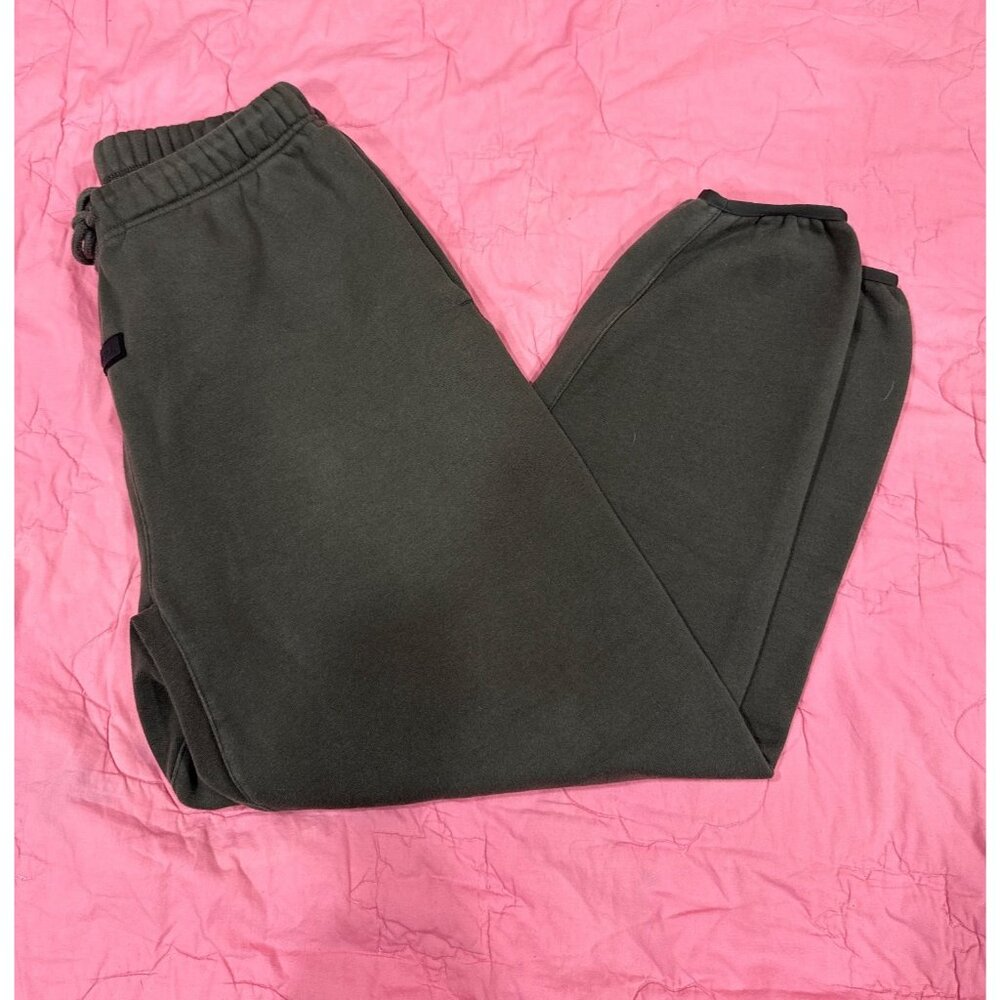 Fear of God ESSENTIALS olive fleece sweatpants size S